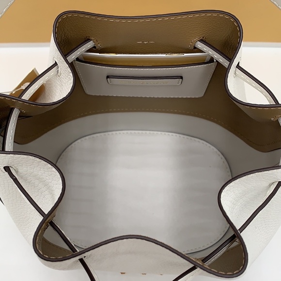 MICHAEL KORS  Reed Medium Pebbled Leather Bucket Bag Optic White NWT - Picture 10 of 16